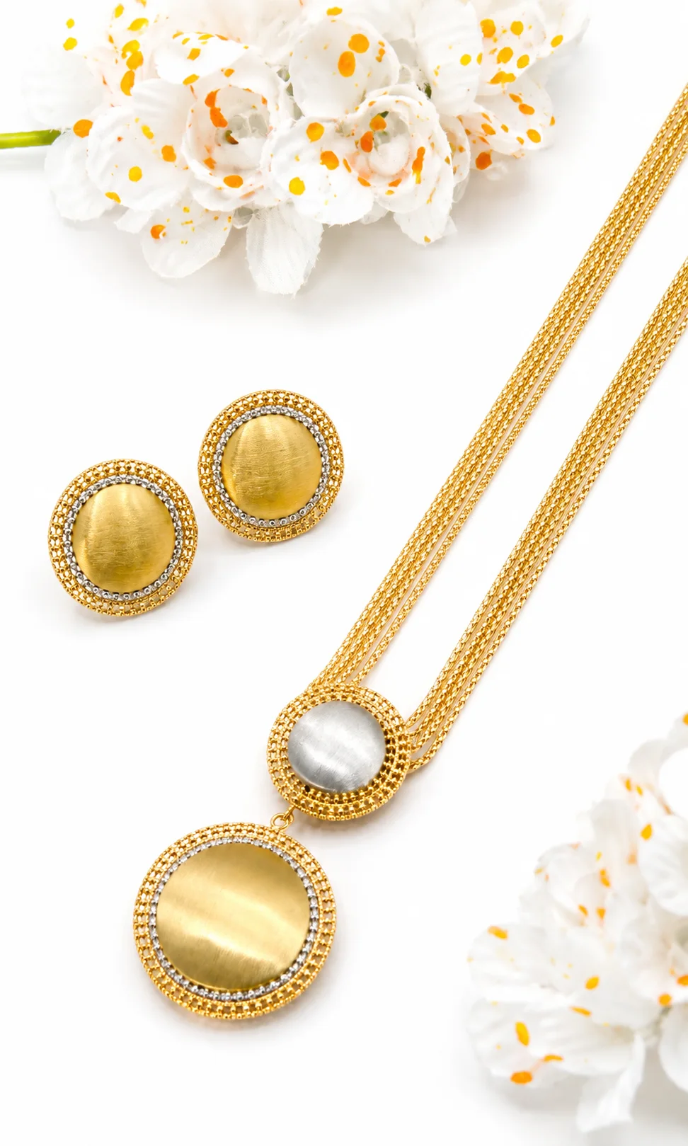 Italian gold pendant necklace with matching earrings