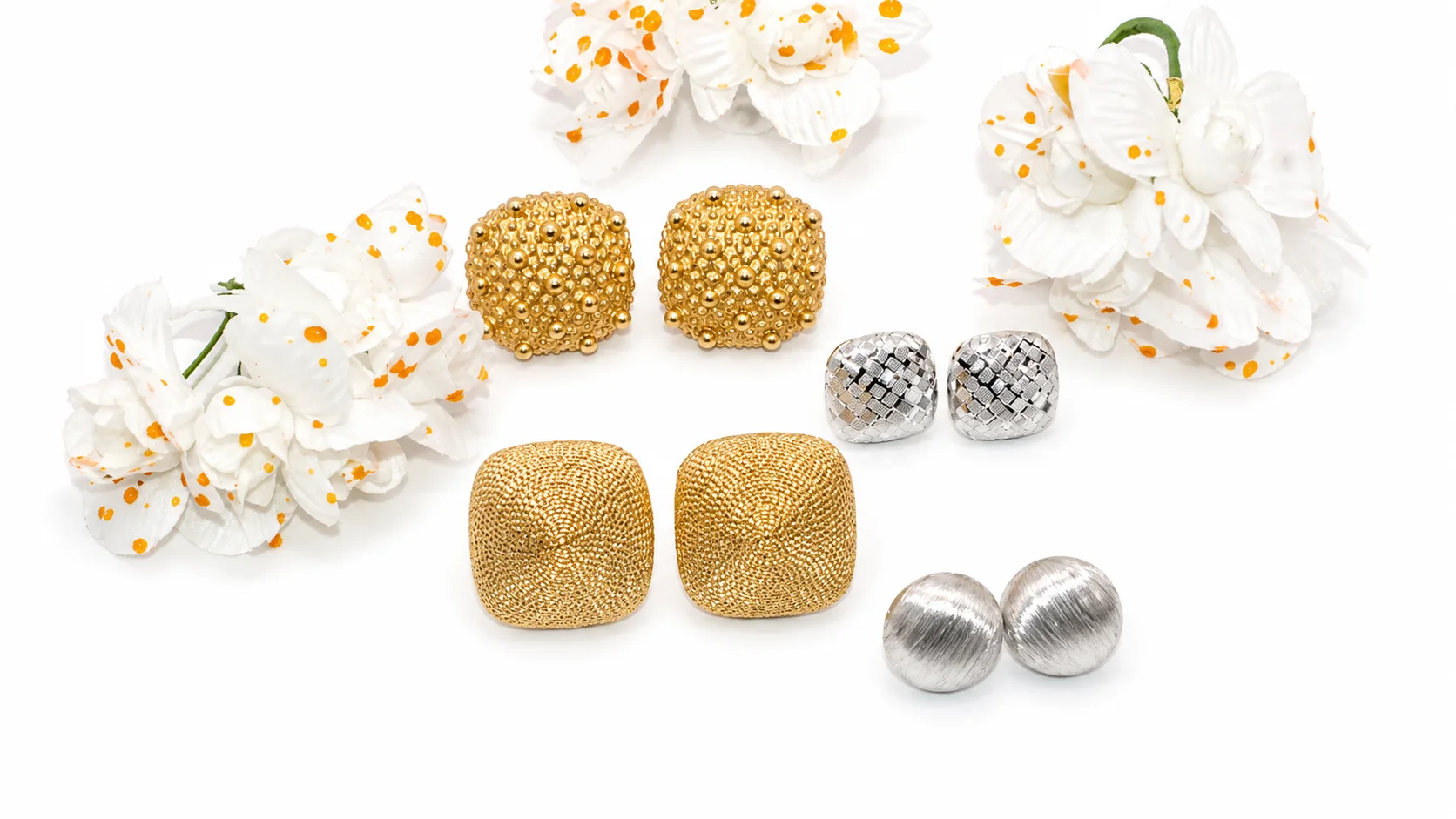Textured yellow and white gold stud earrings