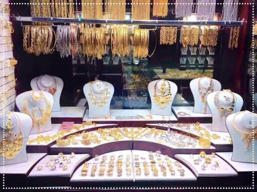 Gold jewellery arranged in an earlier Roza store display